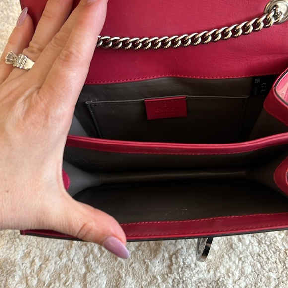 Gucci Inter-locking G Patent Leather Chain Bag - Picture 10 of 11